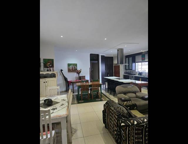 4 BEDROOM HOUSE FOR SALE IN PARKDENE